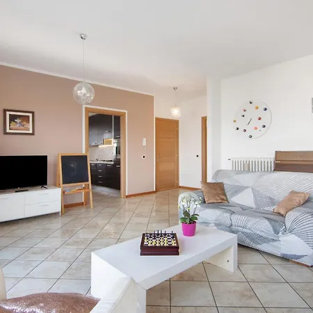 דירה Como Lake Home