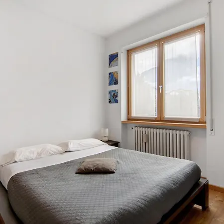 Como Lake Home Apartment