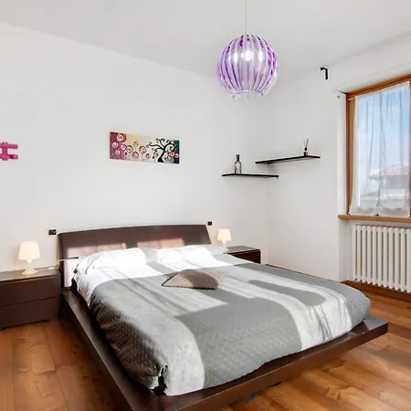 Como Lake Home Apartmán *